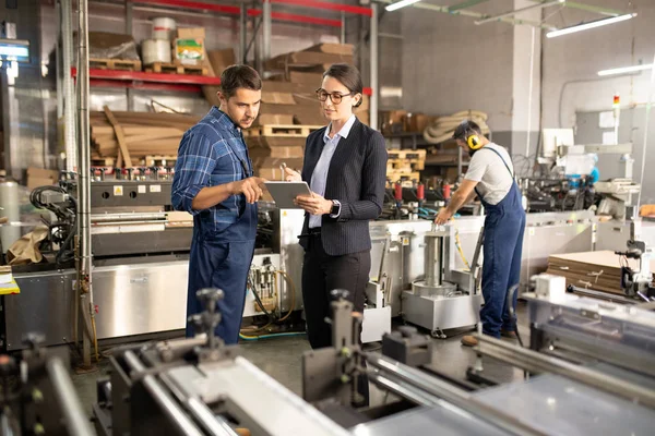 Manufacturing team working together
